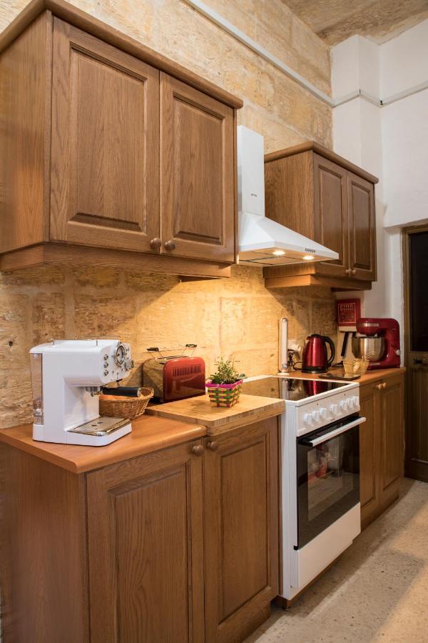 Tal-Karmnu Entire House With Private Heated Pool And Jacuzzi Villa Kirkop Екстериор снимка
